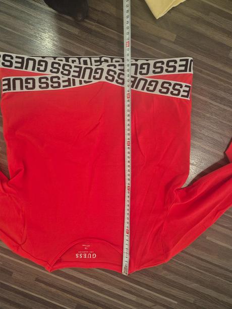 Guess červený cropp top, guess,s