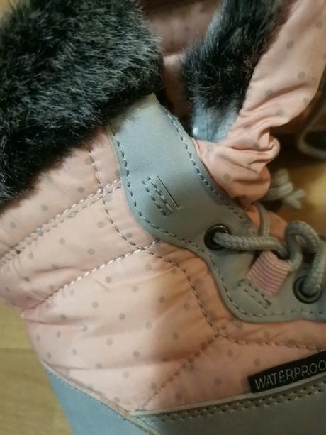 Zimné snehule, čižmy veľ. 24, lupilu,24