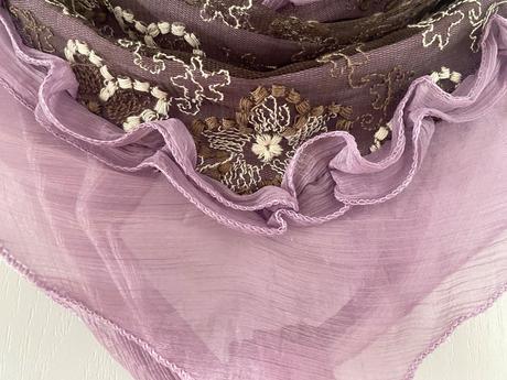 Levanduľová šatka, 