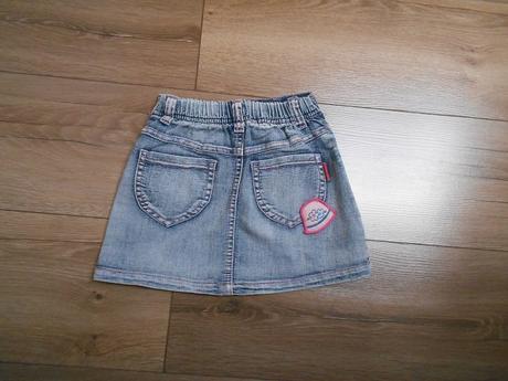 Dievčenská sukňa, 122