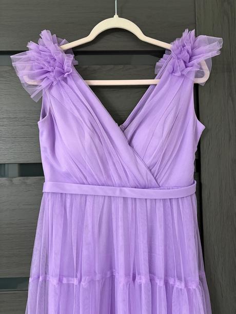 Fialové tylové šaty, s