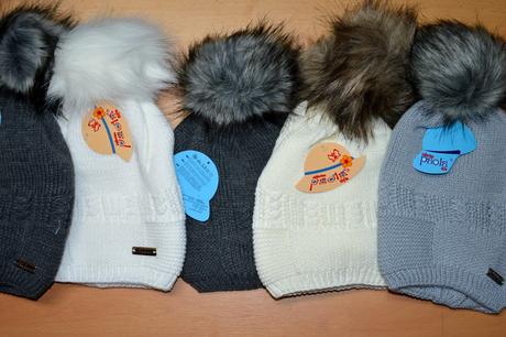 Čiapočka s pravým jemným brmbolcom,