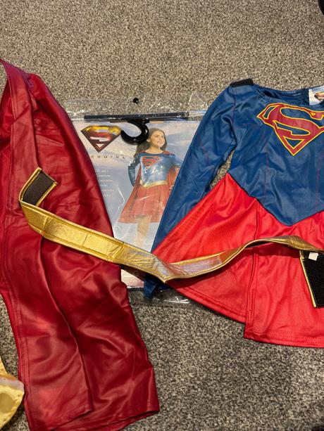 Kostym supergirl 3-4 roky, 