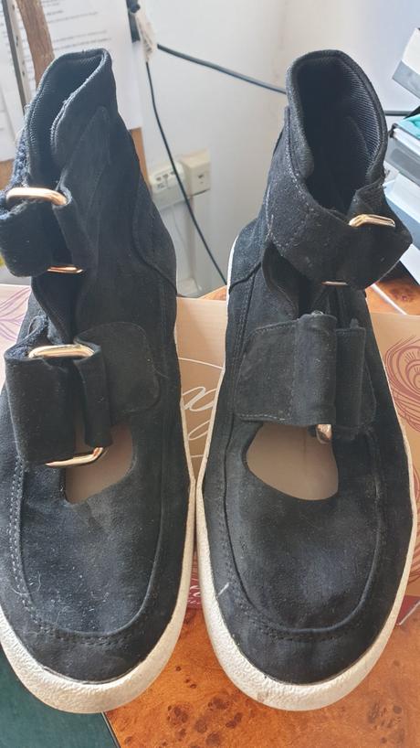 Topanky, reserved,37
