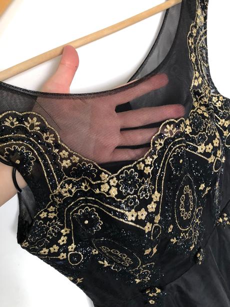 Krásne vystužene spol.šaty 36/38, 36