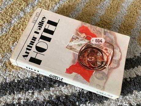 Hotel arthur hailey (1983), 