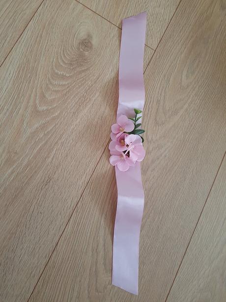 Náramok pre družičku, 