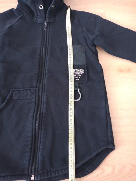 Čierna mikina genting, 110