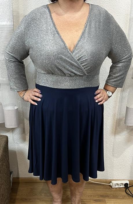 Modrostrieborné šaty, 46