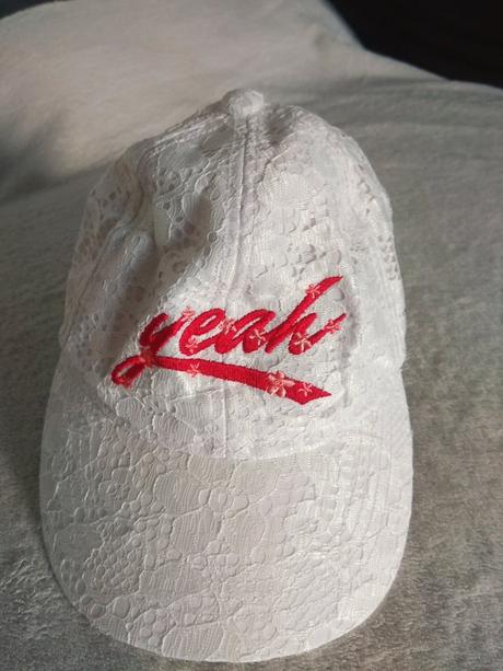 Dievčenská šiltovka, 134