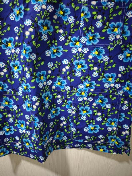 Zdravotnícka blúzka modrá kvety, l