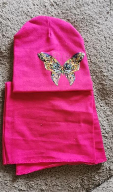 Čiapka a nákrčník, 74