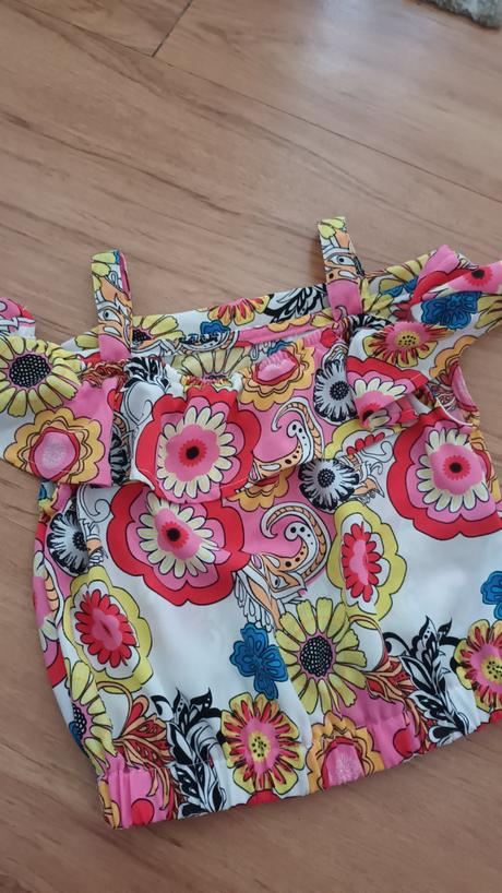 Letná blúzočka s volánom, 122