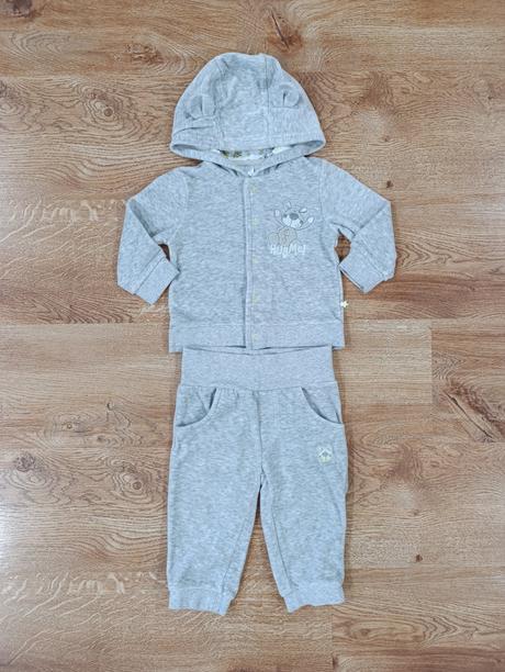 Velúrová súprava, 74