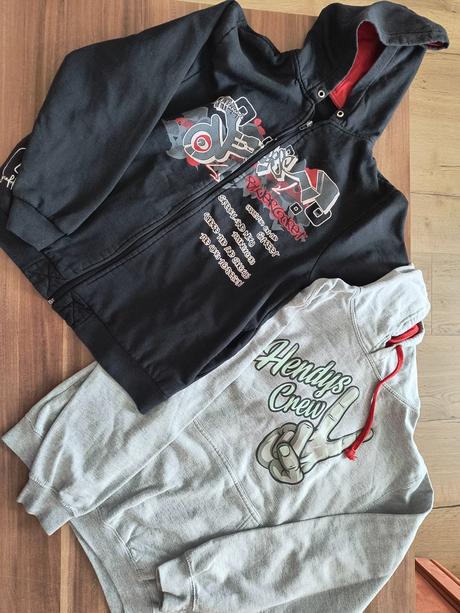 2 mikiny pre fesaka, 158