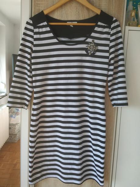 Prúžkovane šaty, m