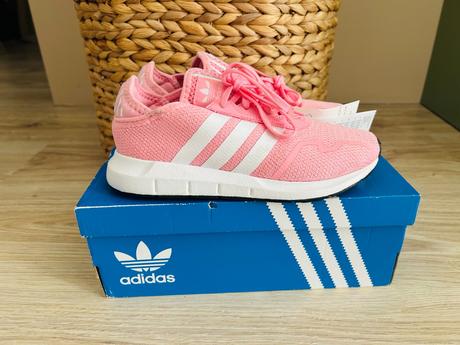 Krásne tenisky značky adidas, pc 85,95 eur, adidas,35