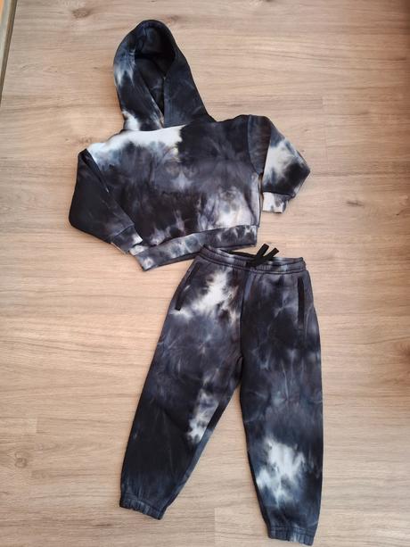 Teplákova súprava, gate,104