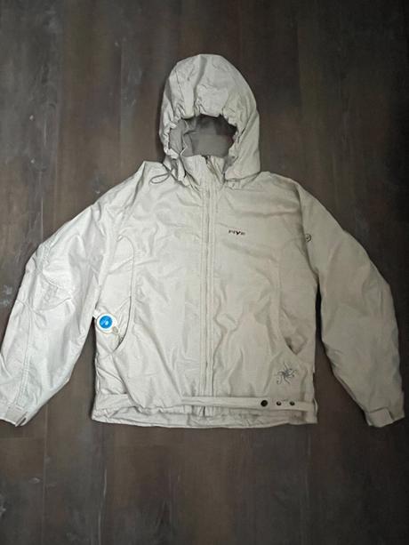 Biela vetrovka aj ako lyziarska, m