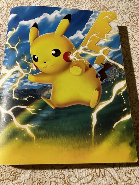 Pokémon, bakugan a pokémon album, 