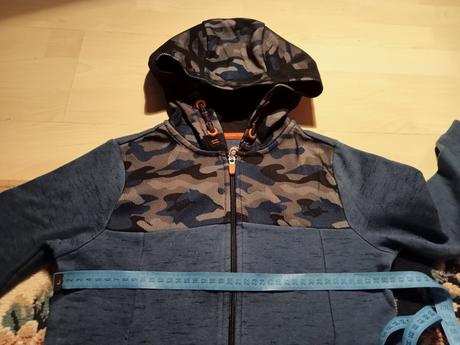 Veľmi pekná mikina, f&f,134