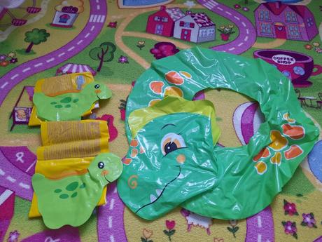Dino plavacie koleso a rukavniky, 