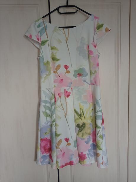 Slávnostné letné šaty, s