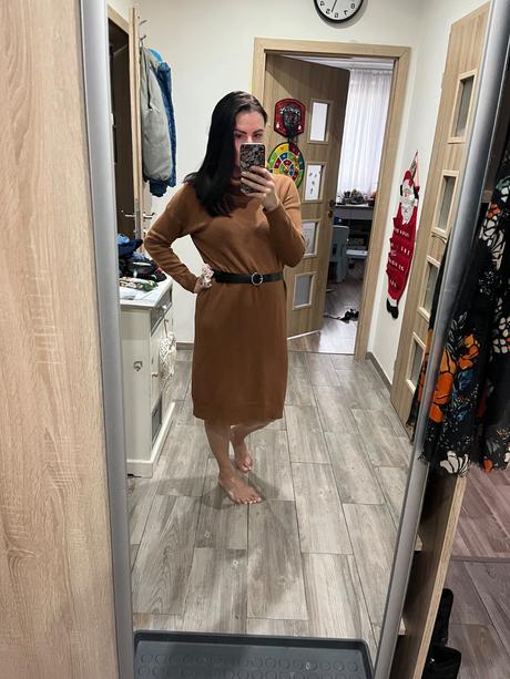 Úpletové šaty s rolákom,