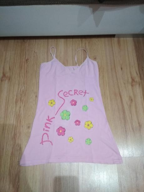 Tielko, topik alebo nočná košieľka, s