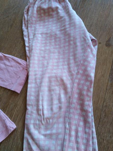 Pyžamo 110/116, lupilu,110