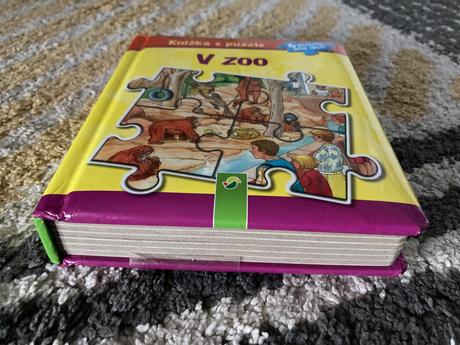 Knižka s puzzle v zoo,