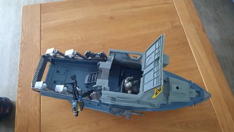 Vojenská velka lod, 