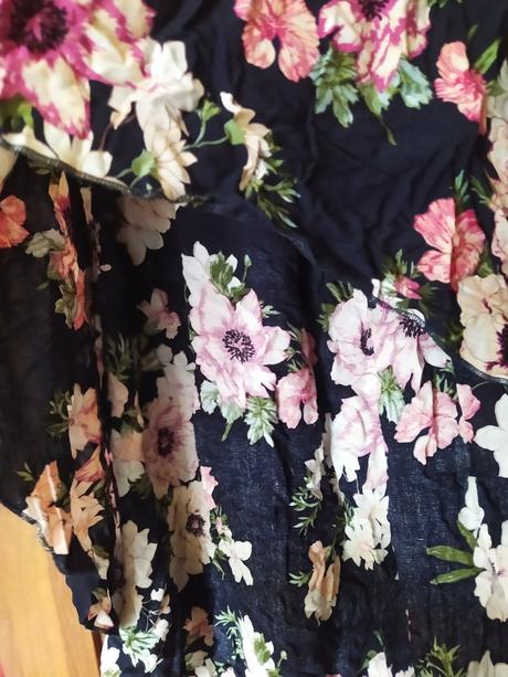 Kvietkovana suknička, s