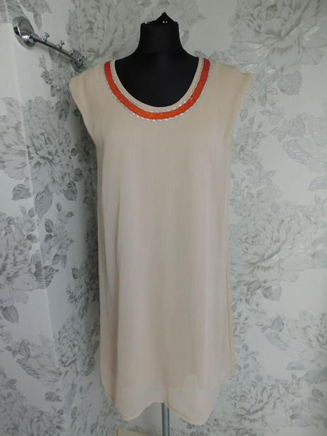 Kvalitne velmi pekne šaty, 38