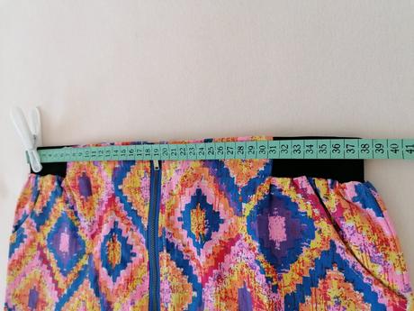 Sukňa so zipsom vpredu, m