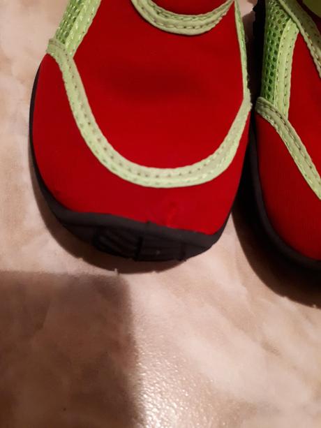 Topánočky do vody, 28