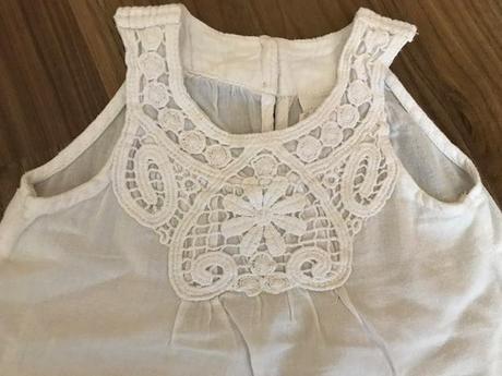 Krasne tricko h&m zdobene krajkou na prsiach, h&m,86