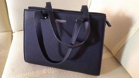 Predám kabelku lara bags čiernu krátkonosenú, 