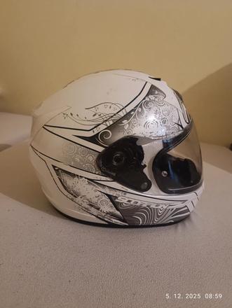 Prilba na motorku,