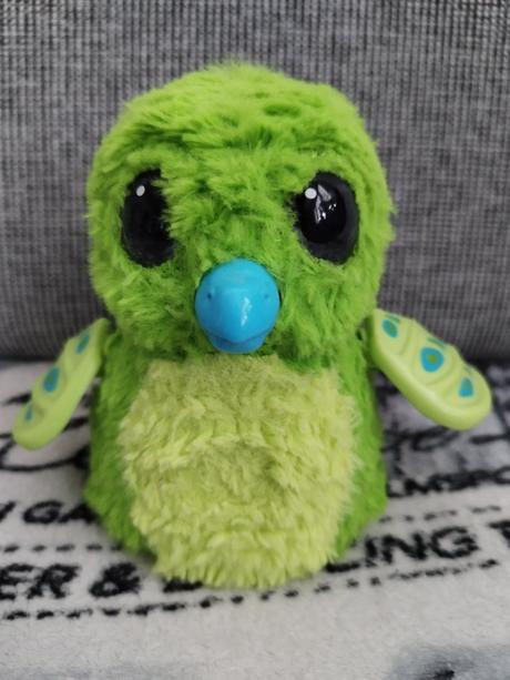 Interaktivny hatchimals,