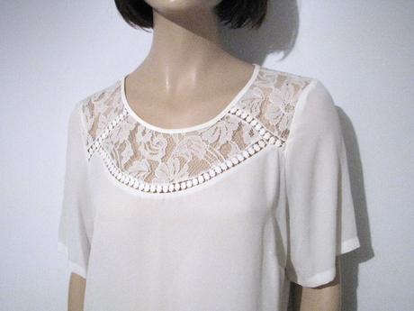 Krémovo-biela blúzka s čipkou, xl