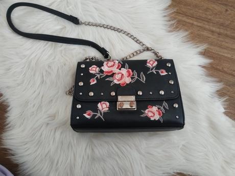 Kabelka, stradivarius