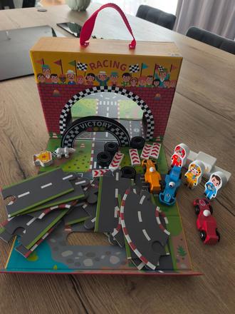 Predam racing play box, 