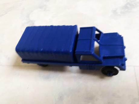 Staré retro hračky/ťahače/návesy 6ks,