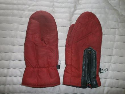 Červené palčiakové rukavice, 158