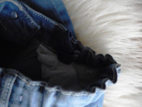 Trendy moderné riflicky uzky strih super stav, 146