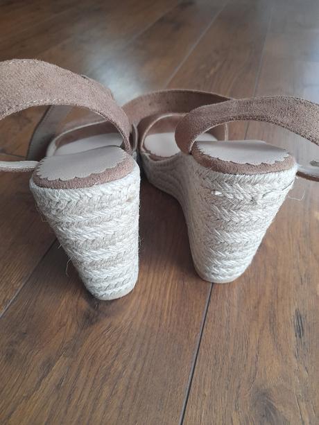 Sandalky na platforme, 37