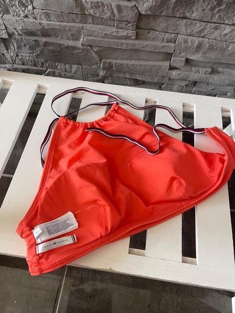 Tommy hilfiger v.s, tommy hilfiger,s