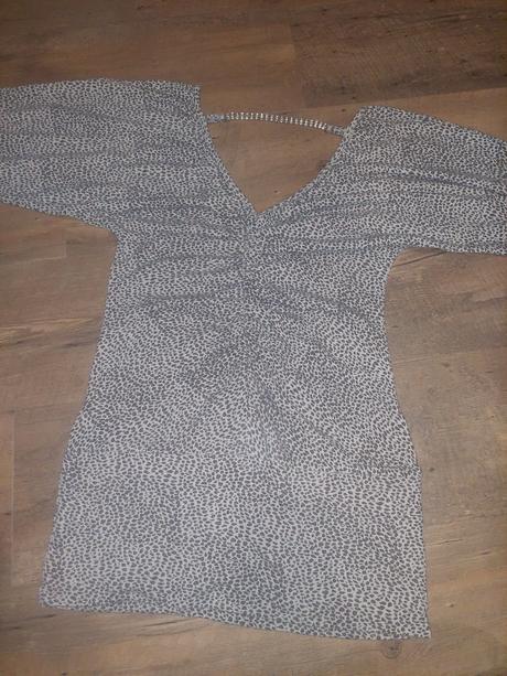 Šaty s leopardim vzorom, m