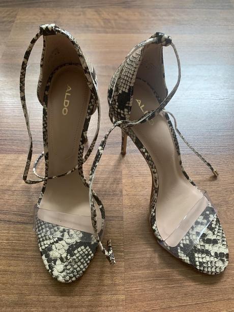 Sandale s hadim vzorom na opatku, 37